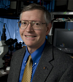 A headshot of W.E. Moerner.