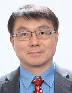 Headshot of Ming Lei.
